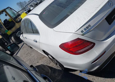 2020 Mercedes-Benz E 350 из США, поврежденный, VIN W1KZF8DB5LA821339